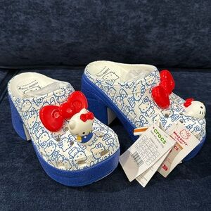 Hello Kitty Crocs Siren Clog NWT Size 7